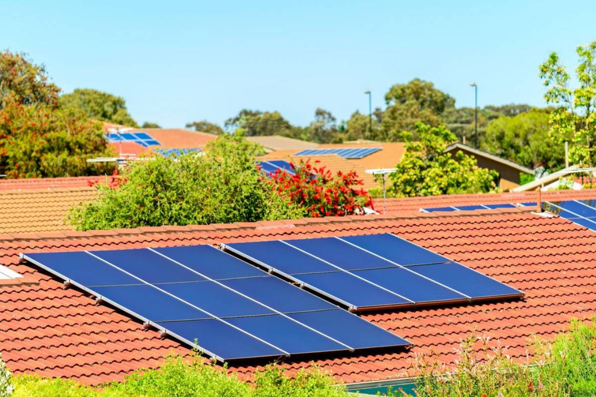 Understanding Solar Batteries: Your Key to Renewable Energy Storage At Home